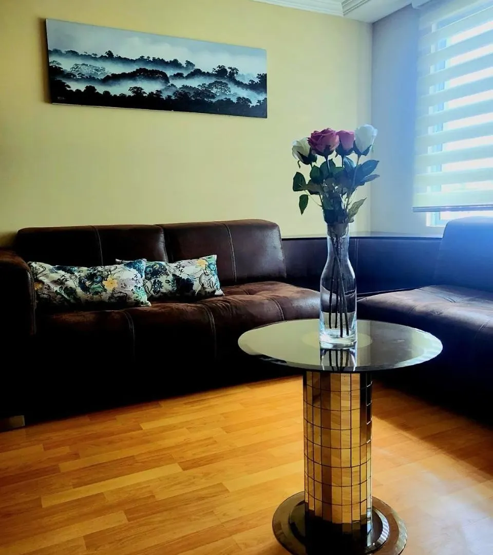 Japon, Hermoso Edificio Con Acabados Muy Hermosos Y Estilo Moderno Appartement Quito 0*,